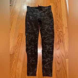 Spanx black camo leggings XL